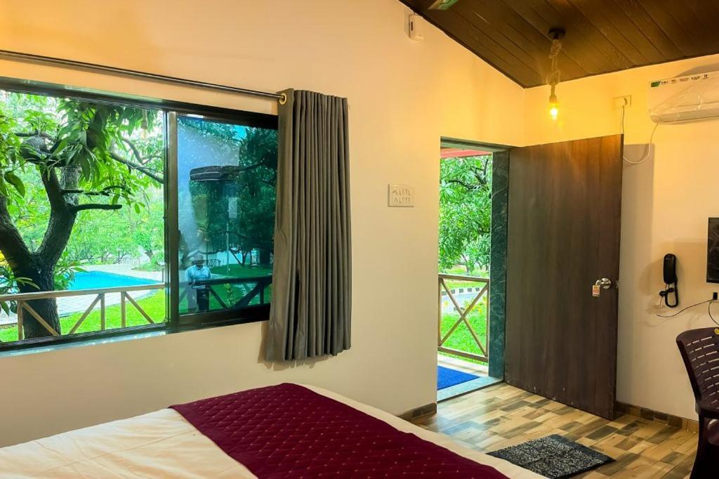 Mangozzz Magical World Otel Panvel Dış mekan fotoğraf