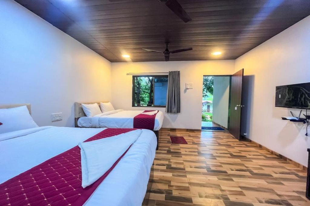 Mangozzz Magical World Otel Panvel Dış mekan fotoğraf